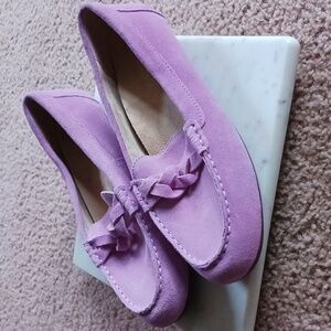Womens 8.5 Wide Vionic Suede Loafer